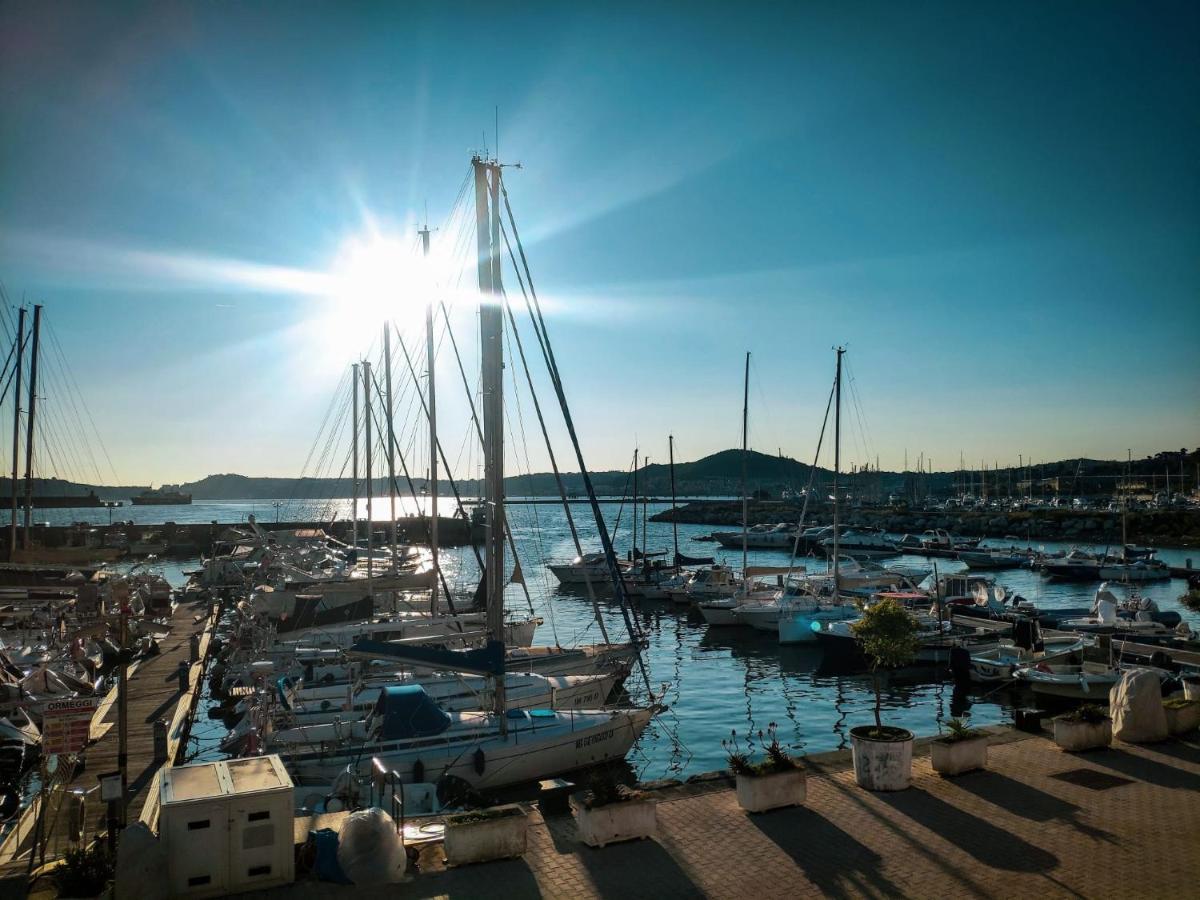 Pozzuoli Centrum - Appartamento Privato Nel Centro Storico Di Pozzuoli Esterno foto